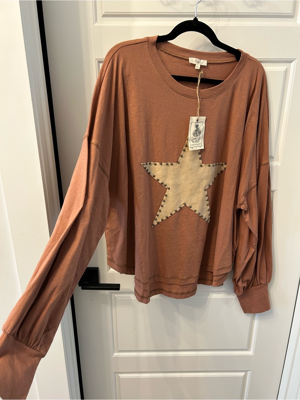 Easel Star Appliqué Pullover Sweatshirt - Rust - Picture 5 of 7